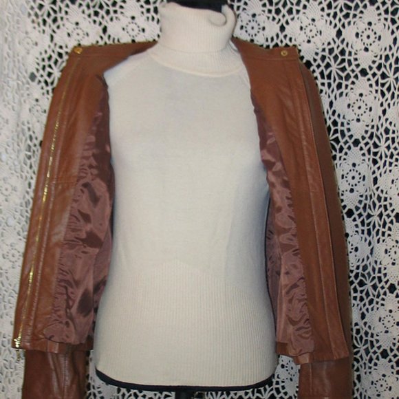 Woman's caramel coloured medium size leather jacket L0011 - Picture 4 of 4